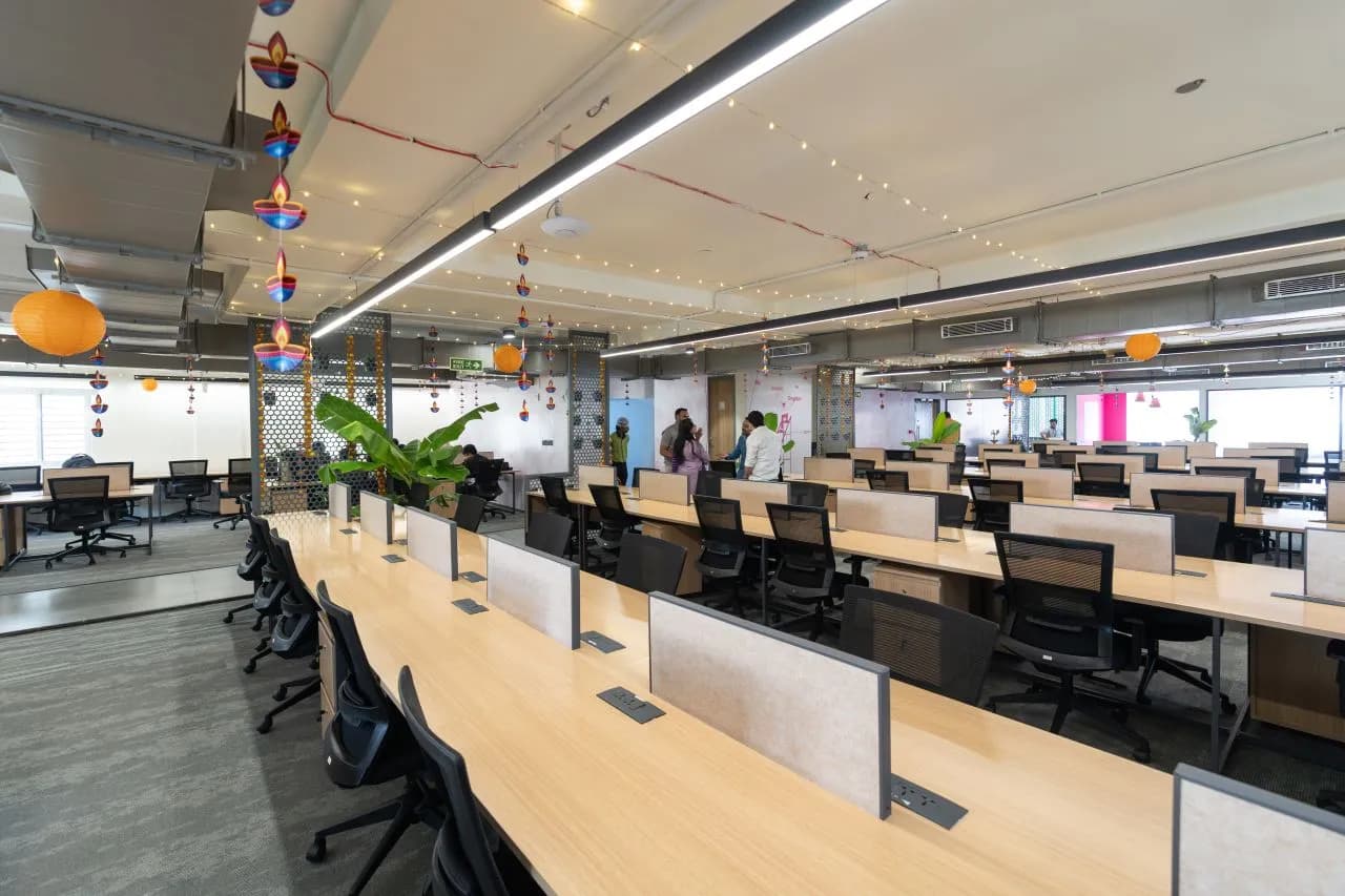 Rows of workstations across Snabbit's floor at ClayWorks 5B